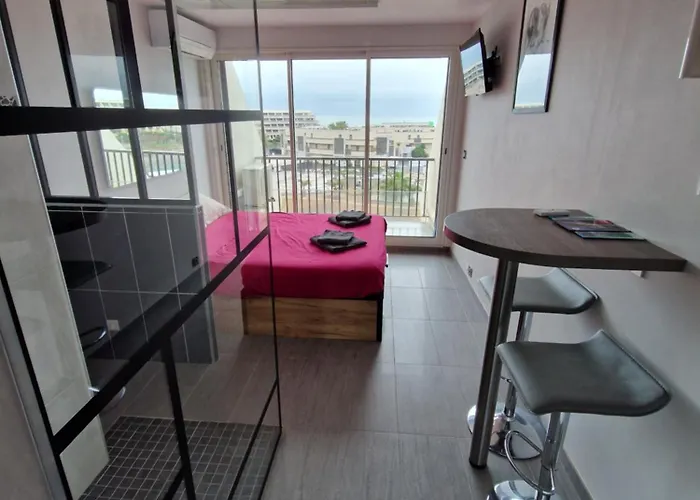 Village Naturiste Sensuel *